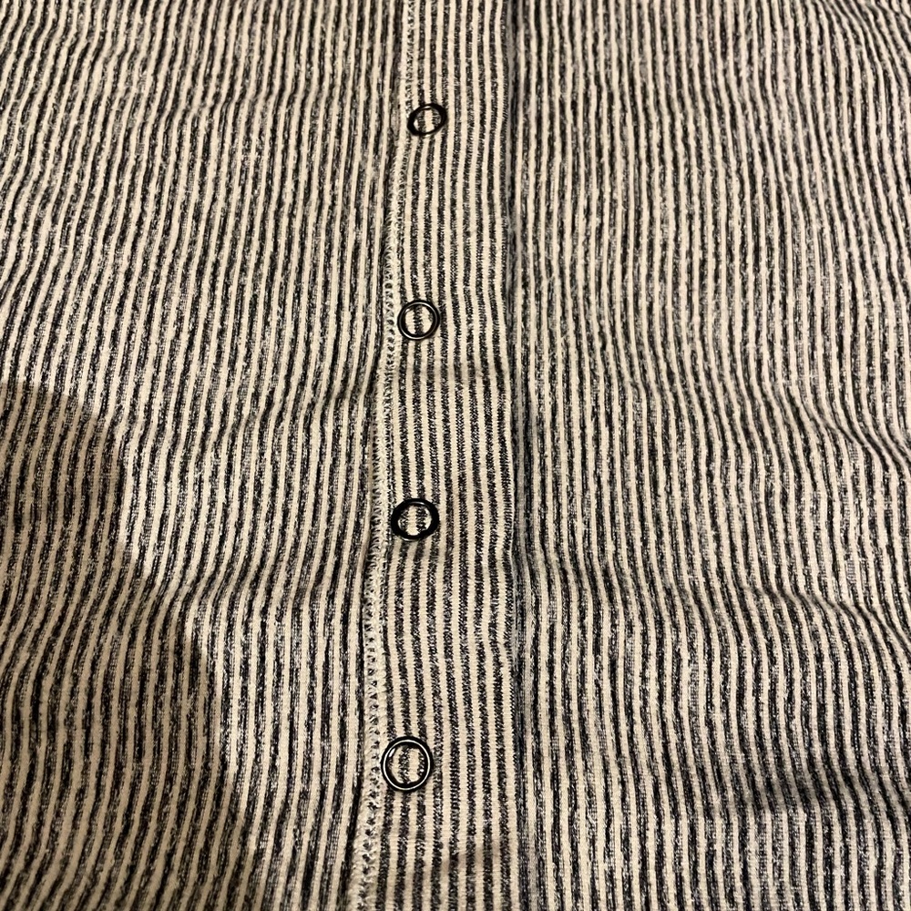 Lululemon One Size Vinyasa Scarf with Snaps - Picture 4 of 10